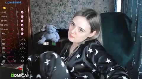 Snapshot of your_small_bunny chatting on 02.19.25 Molly online show from 02.19.25