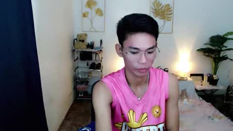 Snapshot of yourdreamboyx chatting on 10.27.25 Rence online show from 10.27.25