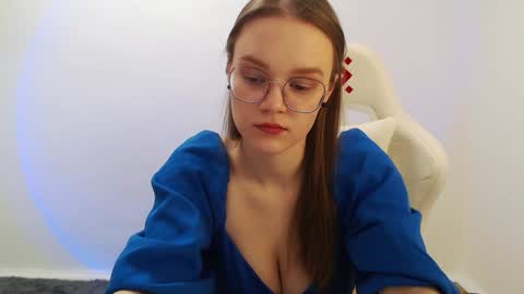 Snapshot of yourdreamray chatting on 01.31.25 Lana online show from 01.31.25