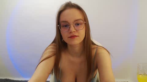 Snapshot of yourdreamray chatting on 02.07.25 Lana online show from 02.07.25