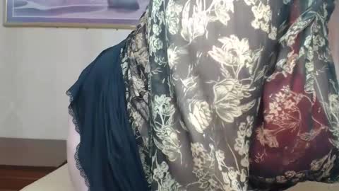 Snapshot of yourmilf4love chatting on 10.14.25 lANA online show from 10.14.25