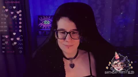 Snapshot of yourscosmic chatting on 09.12.25 Yours Cosmic online show from 09.12.25