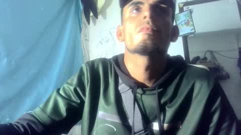 Snapshot of yourskinnybooy chatting on 11.12.25 sander online show from 11.12.25