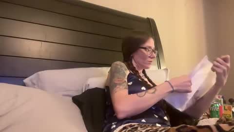 Snapshot of yourstrulylivy chatting on 12.31.24 yourstrulylivy online show from 12.31.24