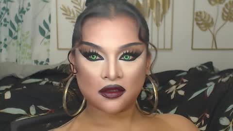 Snapshot of yourtrannyqueenxxx chatting on 10.02.25 Anastacia Grey online show from 10.02.25