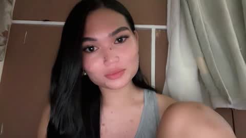 Snapshot of yrdrmgrl_jennie26 chatting on 11.25.25 yrdrmgrl_jennie26 online show from 11.25.25