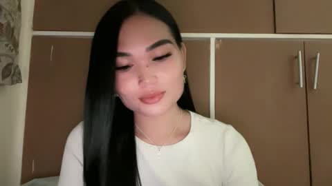 Snapshot of yrdrmgrl_jennie26 chatting on 12.04.25 yrdrmgrl_jennie26 online show from 12.04.25