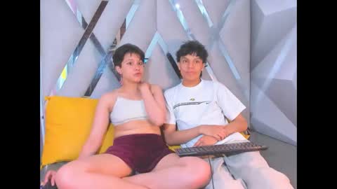 Yui  Rin online show from 12.03.25