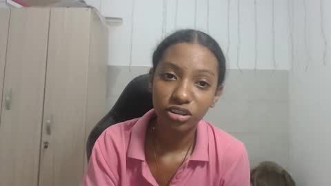 Snapshot of yukari_pr chatting on 10.16.25 YUKARI online show from 10.16.25