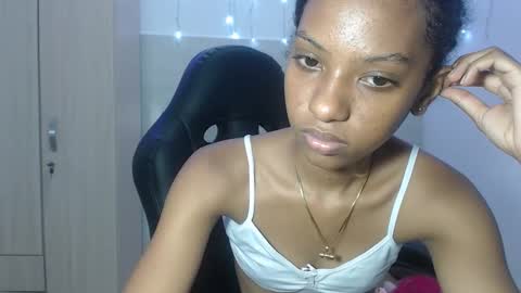 Snapshot of yukari_pr chatting on 10.25.25 YUKARI online show from 10.25.25