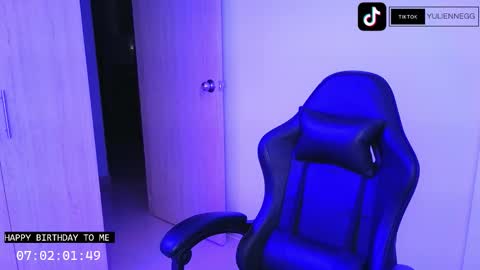 Snapshot of yulienne chatting on 09.17.25 Yulienne online show from 09.17.25