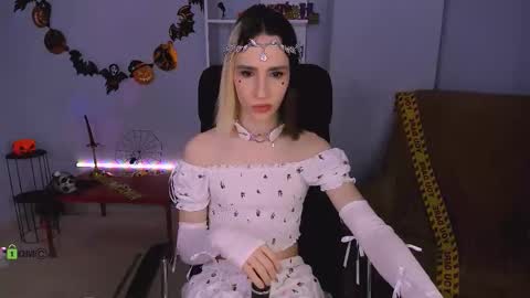 Snapshot of yumeliko_yummy chatting on 10.19.25 Yumeliko online show from 10.19.25