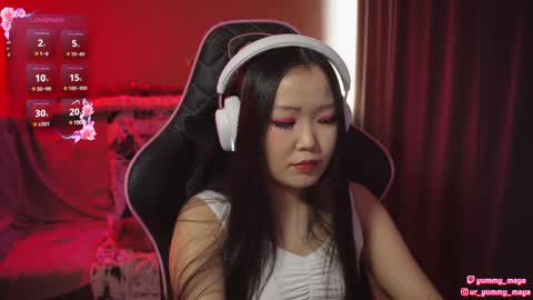 Snapshot of yummy_maya chatting on 02.15.25 Chimi online show from 02.15.25