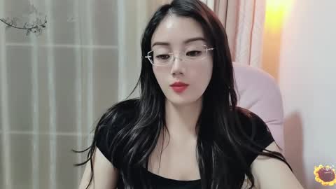 YunEr online show from 12.16.24