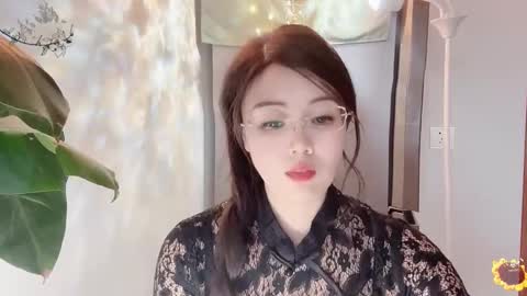 YunEr online show from 03.04.25