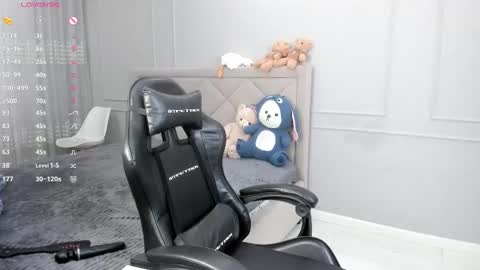 yunleah online show from 09.23.25