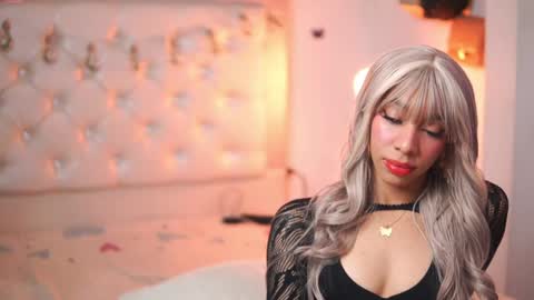 Snapshot of yuyi_cam chatting on 10.06.25 Yuyi Cam online show from 10.06.25