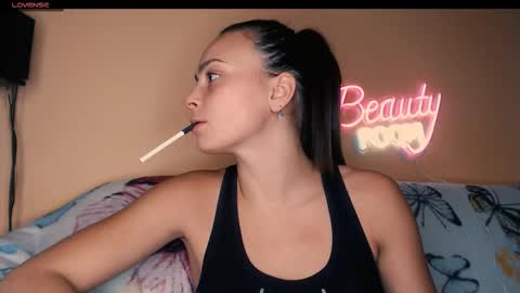 Snapshot of yzza_suave chatting on 11.05.25 yzza_suave online show from 11.05.25