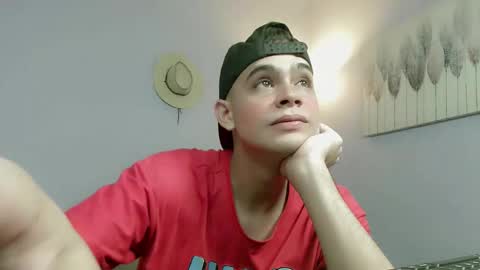 Snapshot of zacariass_ chatting on 10.20.25 ZACARIAS online show from 10.20.25