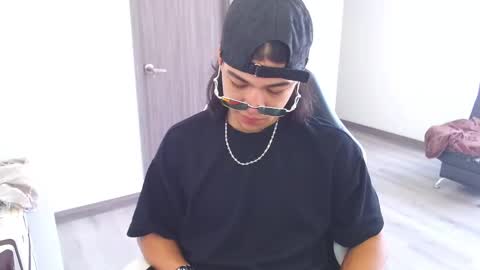 Snapshot of zackss_player chatting on 10.07.25 zackss_player online show from 10.07.25