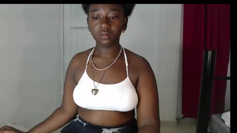 Snapshot of zahhysims chatting on 02.03.25 zahhy online show from 02.03.25