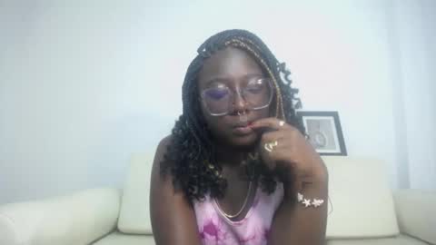 Snapshot of zahhysims chatting on 03.11.25 zahhy online show from 03.11.25