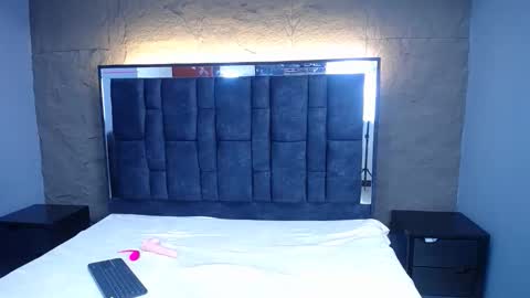 Snapshot of zamarahotcf chatting on 11.30.25 Zamara online show from 11.30.25