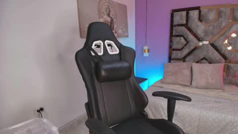 zamira_taylor online show from 10.20.25