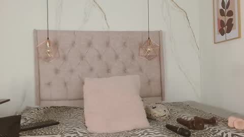 ZAMIRA online show from 10.12.25