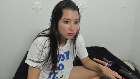 Snapshot of zammii69 chatting on 12.19.24 zammii69 online show from 12.19.24
