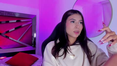 Snapshot of zaralim chatting on 12.20.24 Zara Lim online show from 12.20.24