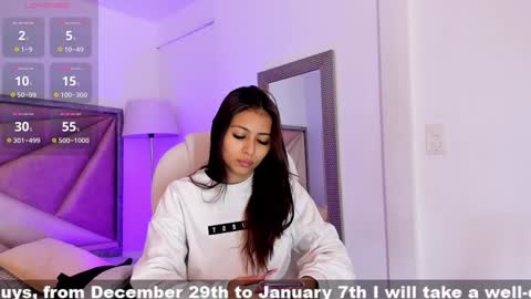 Snapshot of zaralim chatting on 12.27.24 Zara Lim online show from 12.27.24