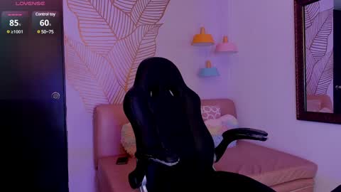 Snapshot of zaralim chatting on 01.17.25 Zara Lim online show from 01.17.25