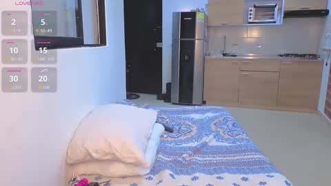 ZARAY CLOVER online show from 09.11.25