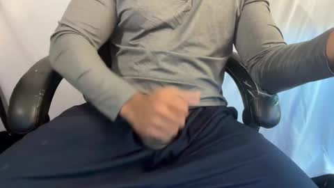 Snapshot of zaystaxz chatting on 11.19.25 Z A Y online show from 11.19.25