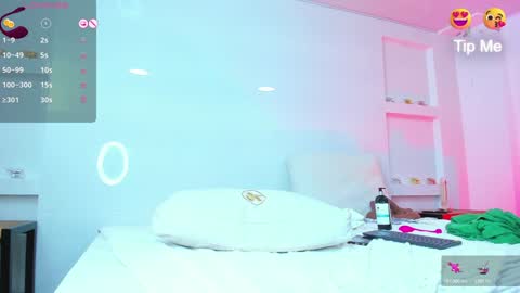 Zenda Evans online show from 01.09.25