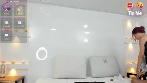 Zenda Evans online show from 02.20.25