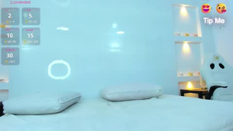 Zenda Evans online show from 02.27.25