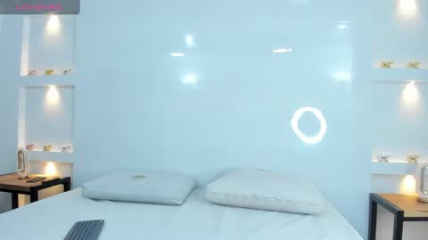 Zenda Evans online show from 03.10.25