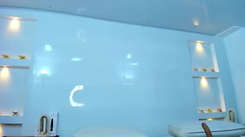 Zenda Evans online show from 09.13.25