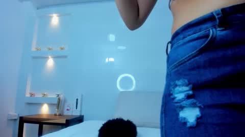 Zenda Evans online show from 12.01.25