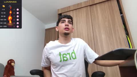 Snapshot of zenn_rush chatting on 12.18.24 Zenn online show from 12.18.24