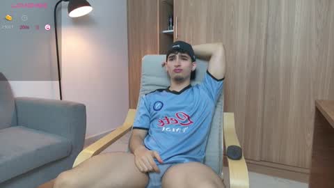 Snapshot of zenn_rush chatting on 02.19.25 Zenn online show from 02.19.25