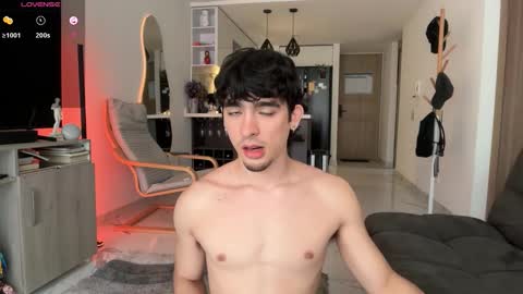 Snapshot of zenn_rush chatting on 09.26.25 Zenn online show from 09.26.25