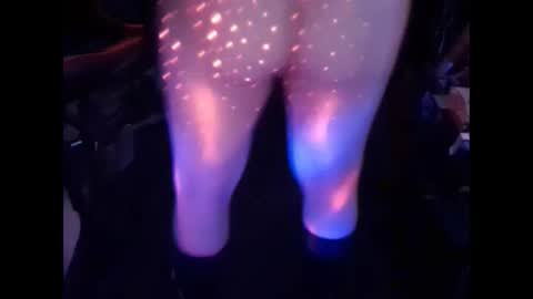 Snapshot of zeroandhero chatting on 10.07.25 zero online show from 10.07.25