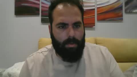 Snapshot of zeusateneo chatting on 03.08.25 Zeus online show from 03.08.25