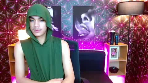 Snapshot of zevierbalte chatting on 02.06.25 zavier skinny asian online show from 02.06.25