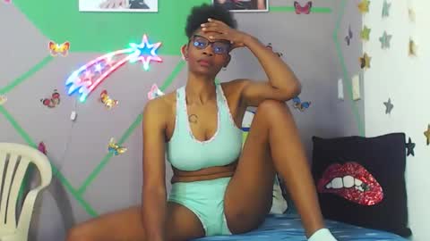 Snapshot of zharick_smithx chatting on 01.20.25 zharick online show from 01.20.25