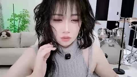 Snapshot of zhen0 chatting on 10.17.25 zhen online show from 10.17.25