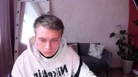 Snapshot of zherealkrugi chatting on 11.26.25 zherealkrugi online show from 11.26.25